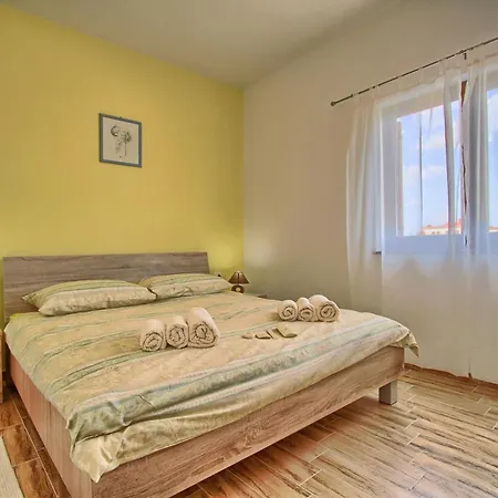 Stokovci In Istria For Families And Kids With A Large Garden And Playground Villa Svetvinčenat