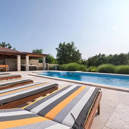 Stokovci In Istria For Families And Kids With A Large Garden And Playground *