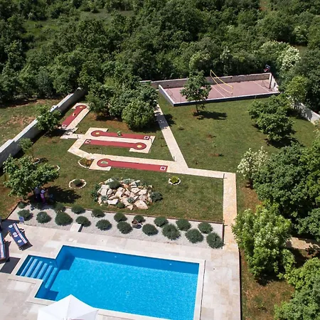 Stokovci In Istria For Families And Kids With A Large Garden And Playground