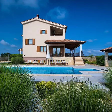 Stokovci In Istria For Families And Kids With A Large Garden And Playground Svetvincenat